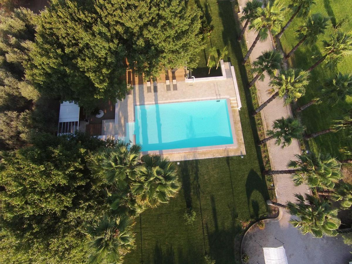 Parco Degli Aranci Bed & Breakfast Cutrofiano Dış mekan fotoğraf