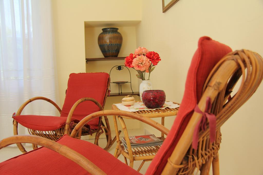 Parco Degli Aranci Bed & Breakfast Cutrofiano Dış mekan fotoğraf