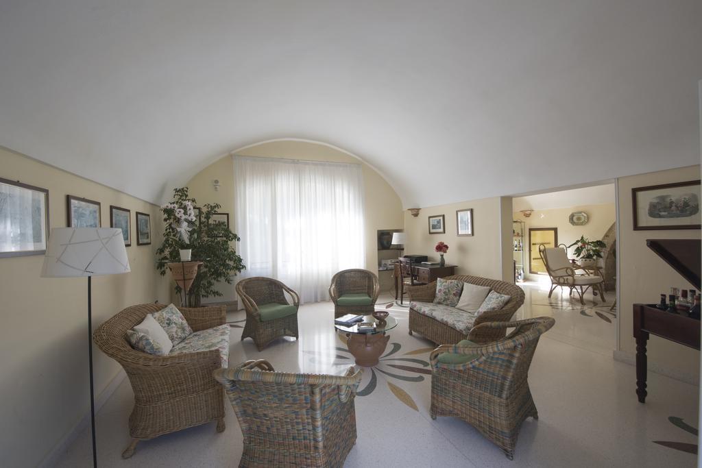 Parco Degli Aranci Bed & Breakfast Cutrofiano Dış mekan fotoğraf